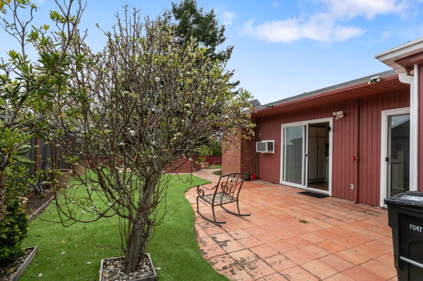 Detail Gallery Image 36 of 41 For 1708 Yorktown Rd, San Mateo,  CA 94402 - 4 Beds | 2 Baths