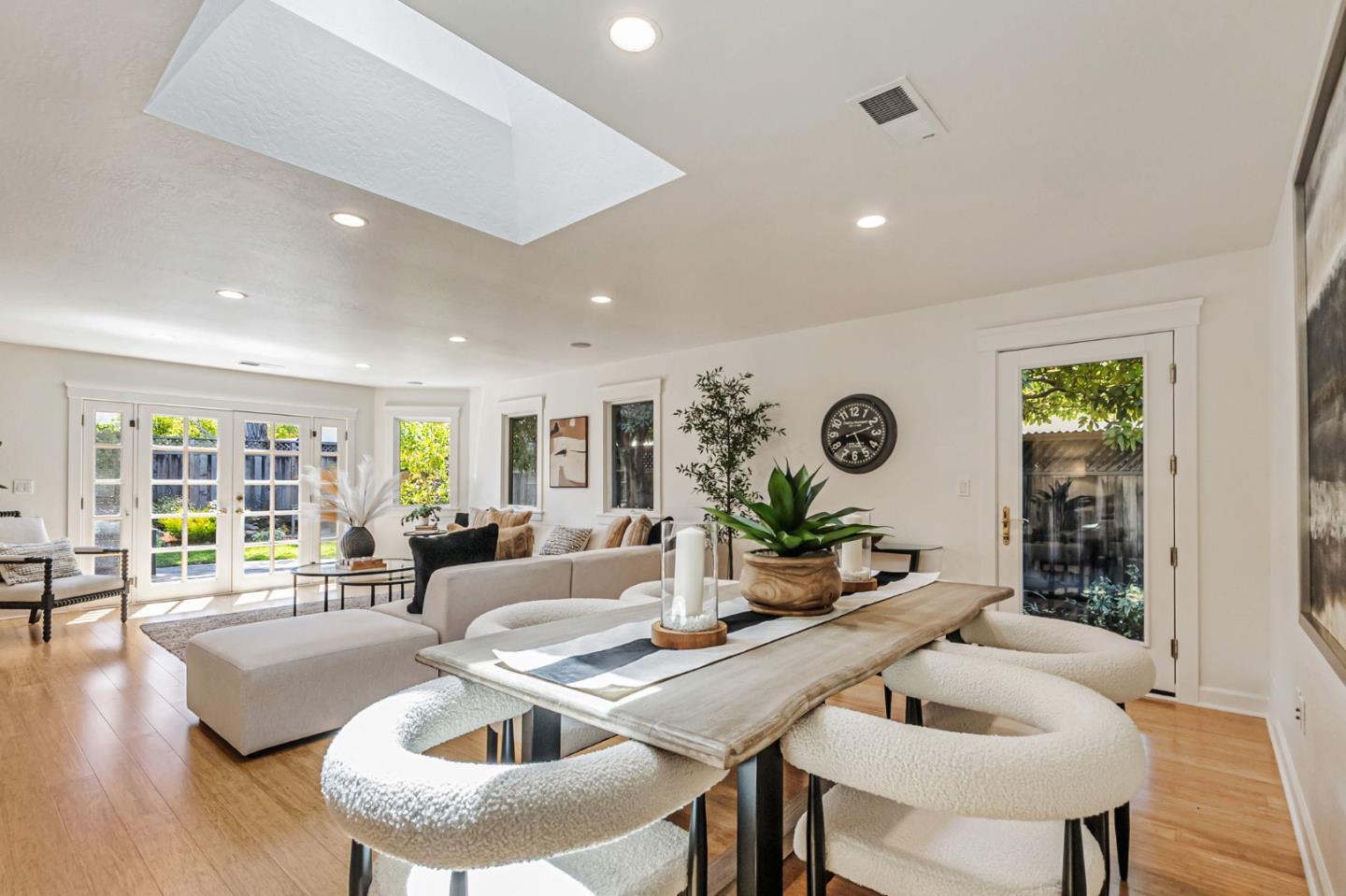 Detail Gallery Image 18 of 50 For 2500 Lost Oaks Dr, San Jose,  CA 95124 - 3 Beds | 2 Baths