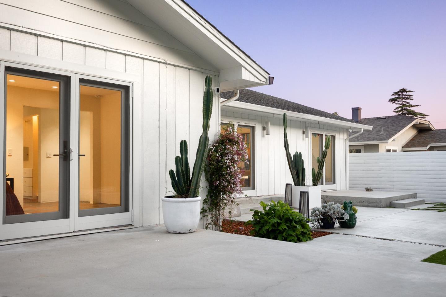 Detail Gallery Image 12 of 44 For 518 King St, Santa Cruz,  CA 95060 - 3 Beds | 2 Baths