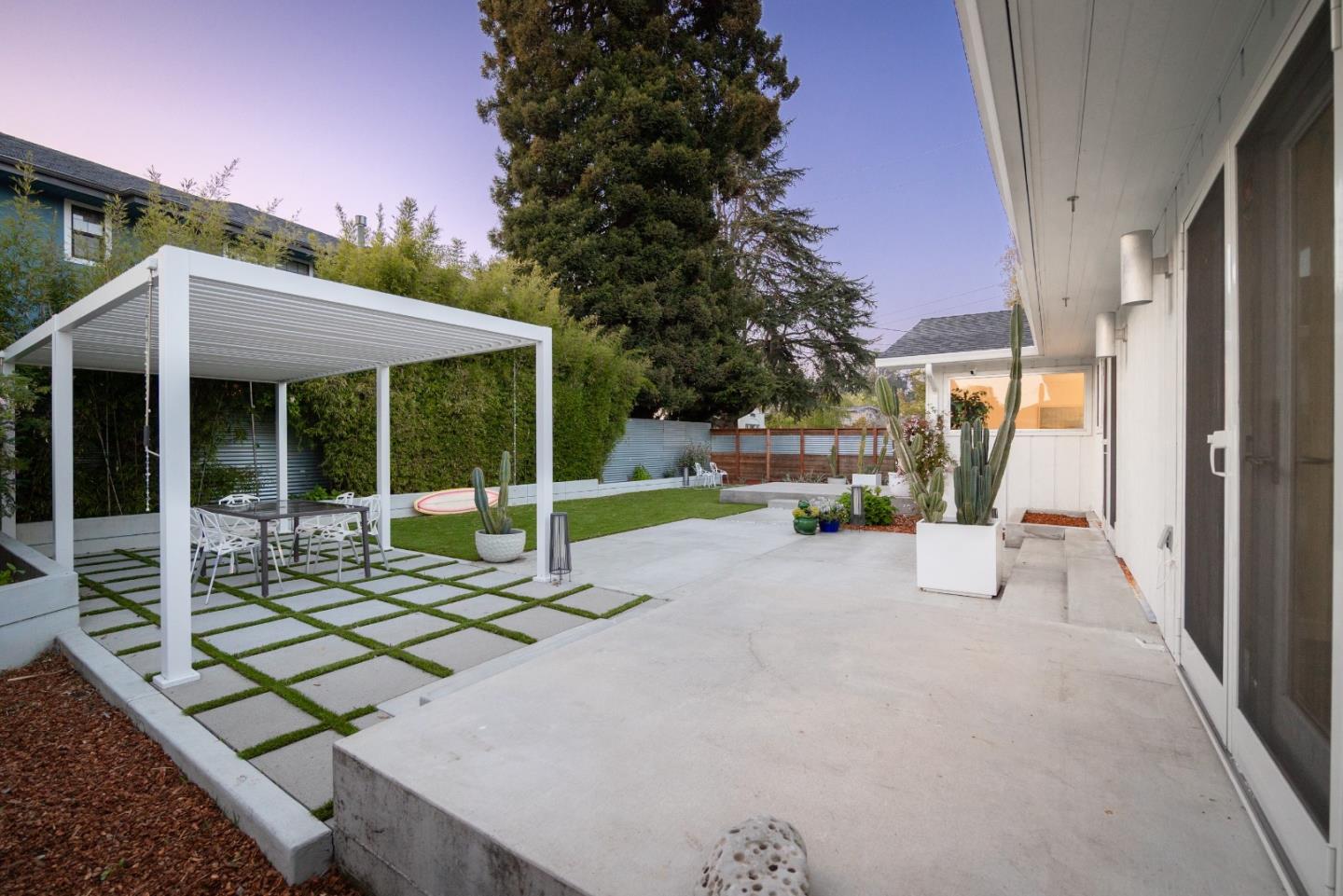 Detail Gallery Image 16 of 44 For 518 King St, Santa Cruz,  CA 95060 - 3 Beds | 2 Baths
