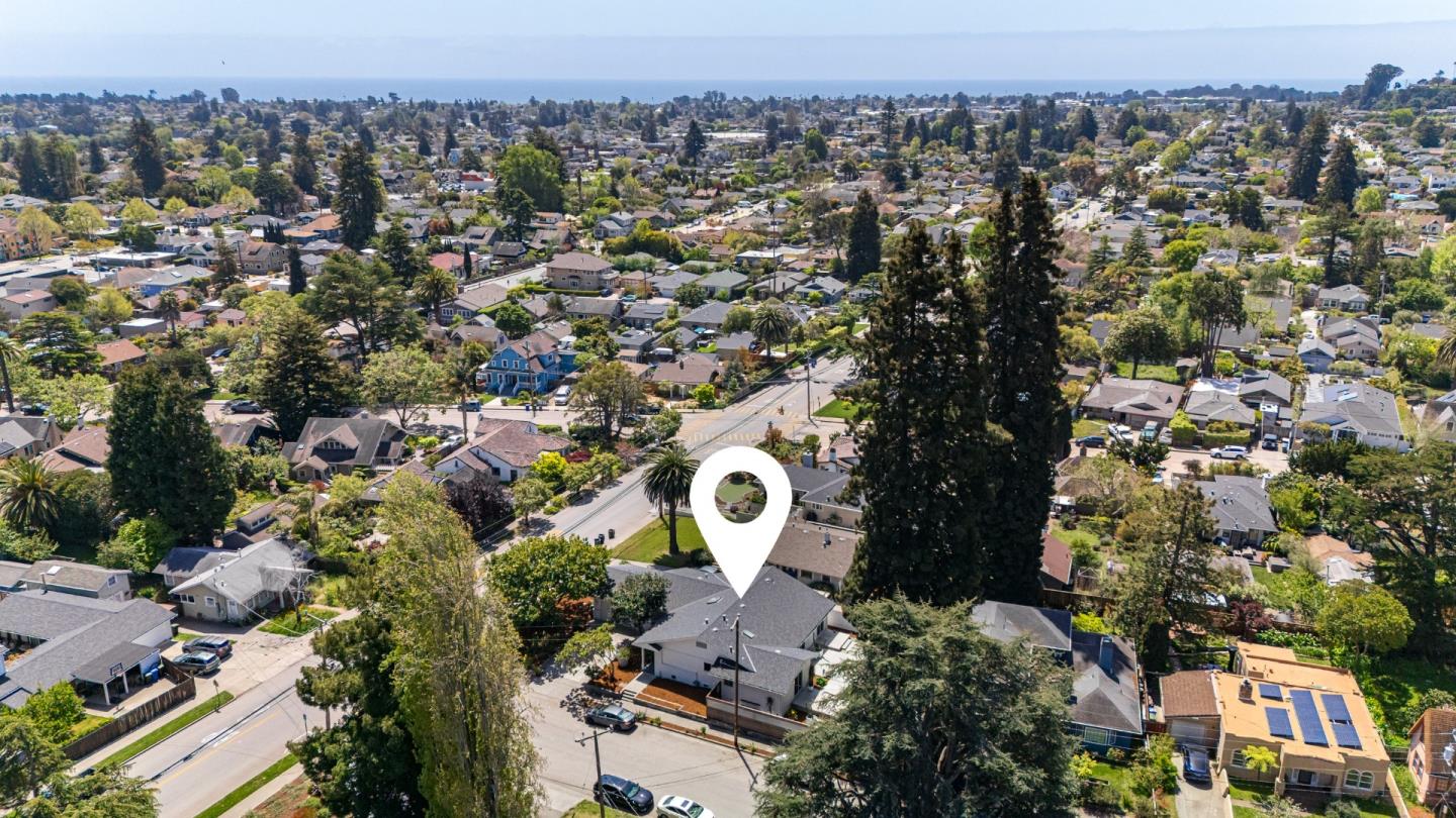Detail Gallery Image 20 of 44 For 518 King St, Santa Cruz,  CA 95060 - 3 Beds | 2 Baths