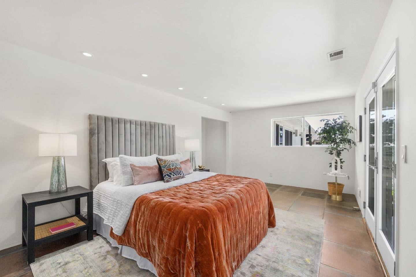 Detail Gallery Image 23 of 44 For 518 King St, Santa Cruz,  CA 95060 - 3 Beds | 2 Baths