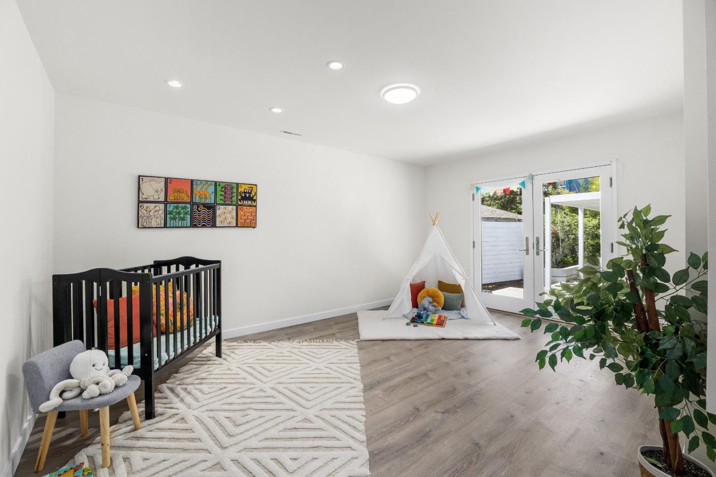 Detail Gallery Image 26 of 44 For 518 King St, Santa Cruz,  CA 95060 - 3 Beds | 2 Baths