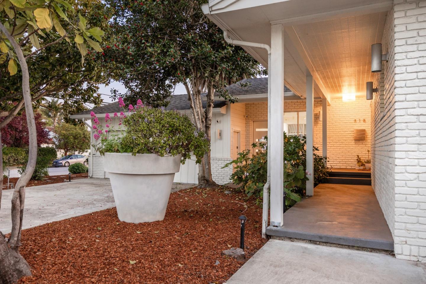 Detail Gallery Image 31 of 44 For 518 King St, Santa Cruz,  CA 95060 - 3 Beds | 2 Baths