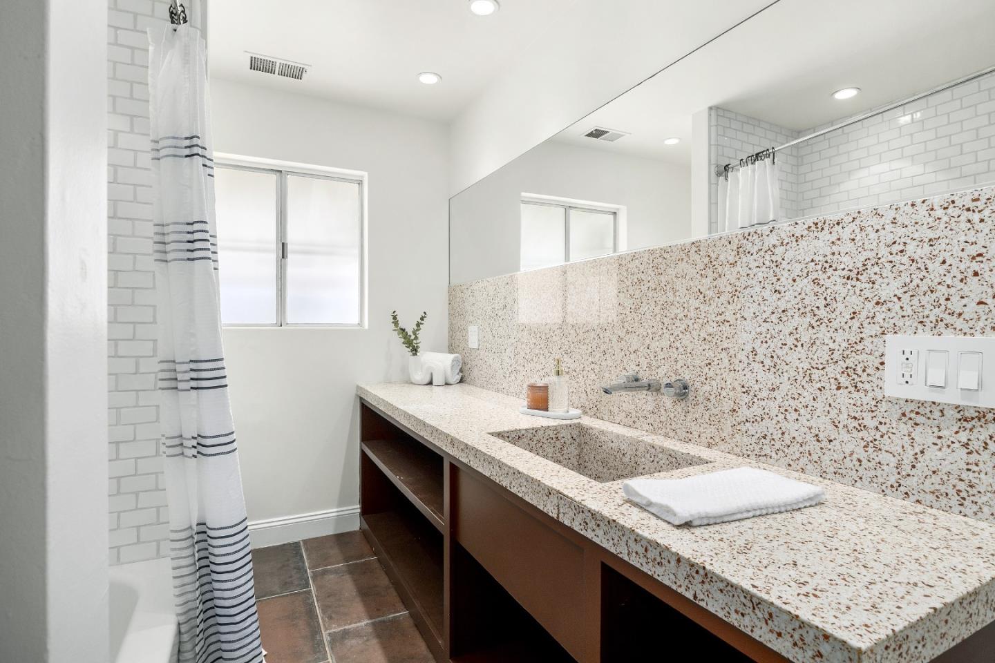 Detail Gallery Image 39 of 44 For 518 King St, Santa Cruz,  CA 95060 - 3 Beds | 2 Baths