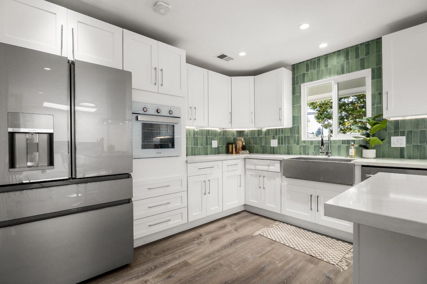 Detail Gallery Image 4 of 44 For 518 King St, Santa Cruz,  CA 95060 - 3 Beds | 2 Baths