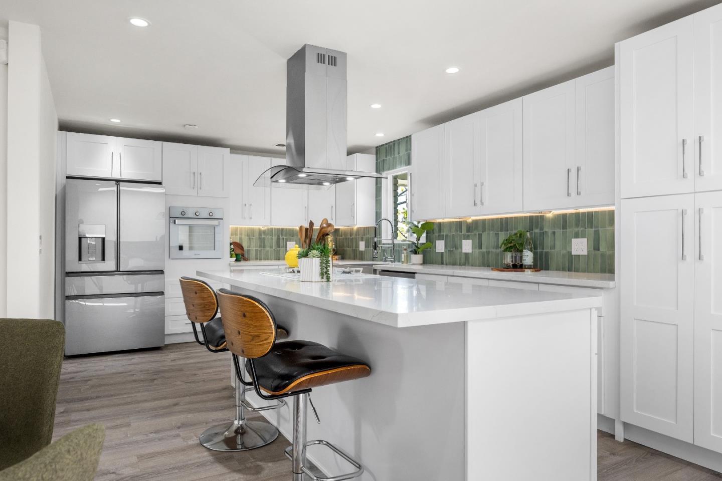 Detail Gallery Image 5 of 44 For 518 King St, Santa Cruz,  CA 95060 - 3 Beds | 2 Baths
