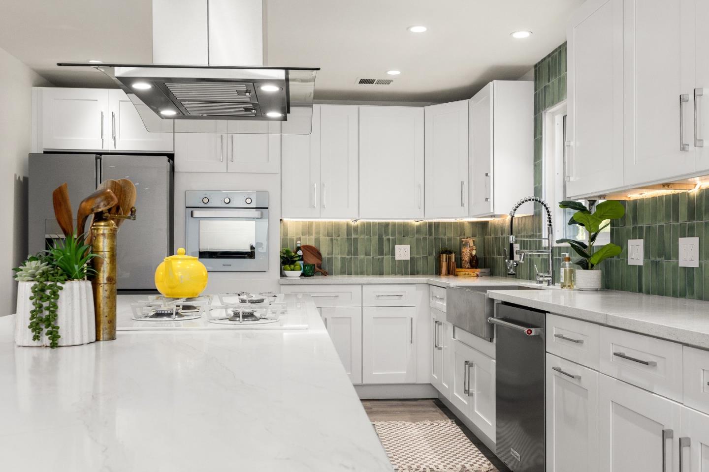 Detail Gallery Image 8 of 44 For 518 King St, Santa Cruz,  CA 95060 - 3 Beds | 2 Baths