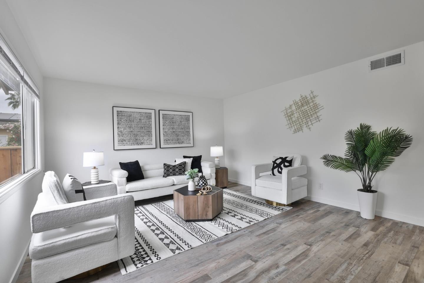 Detail Gallery Image 2 of 21 For 215 Whirlaway Dr, San Jose,  CA 95111 - 3 Beds | 2 Baths