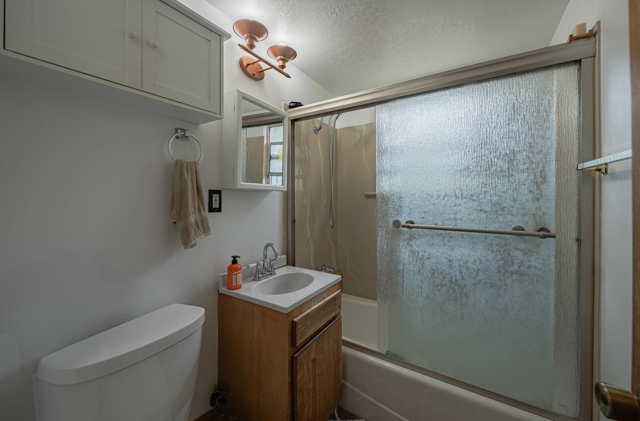 Detail Gallery Image 12 of 18 For 1484 Sonoma Ave, Seaside,  CA 93955 - 6 Beds | 2 Baths