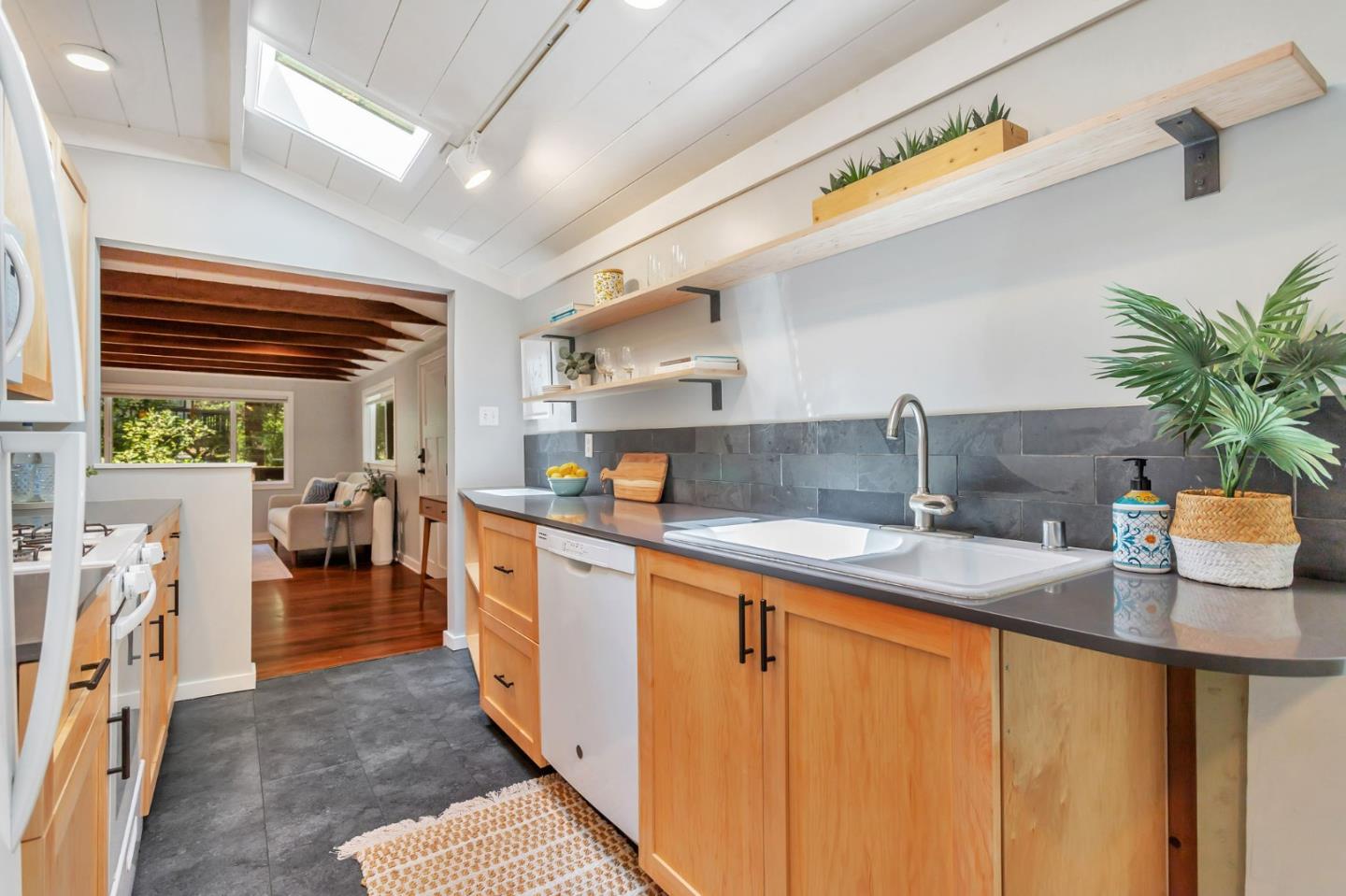 Detail Gallery Image 14 of 48 For 160 Woodland Dr, Ben Lomond,  CA 95005 - 1 Beds | 1 Baths