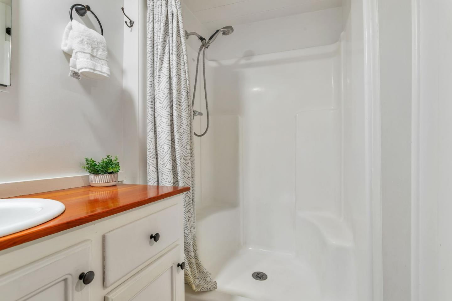 Detail Gallery Image 33 of 48 For 160 Woodland Dr, Ben Lomond,  CA 95005 - 1 Beds | 1 Baths