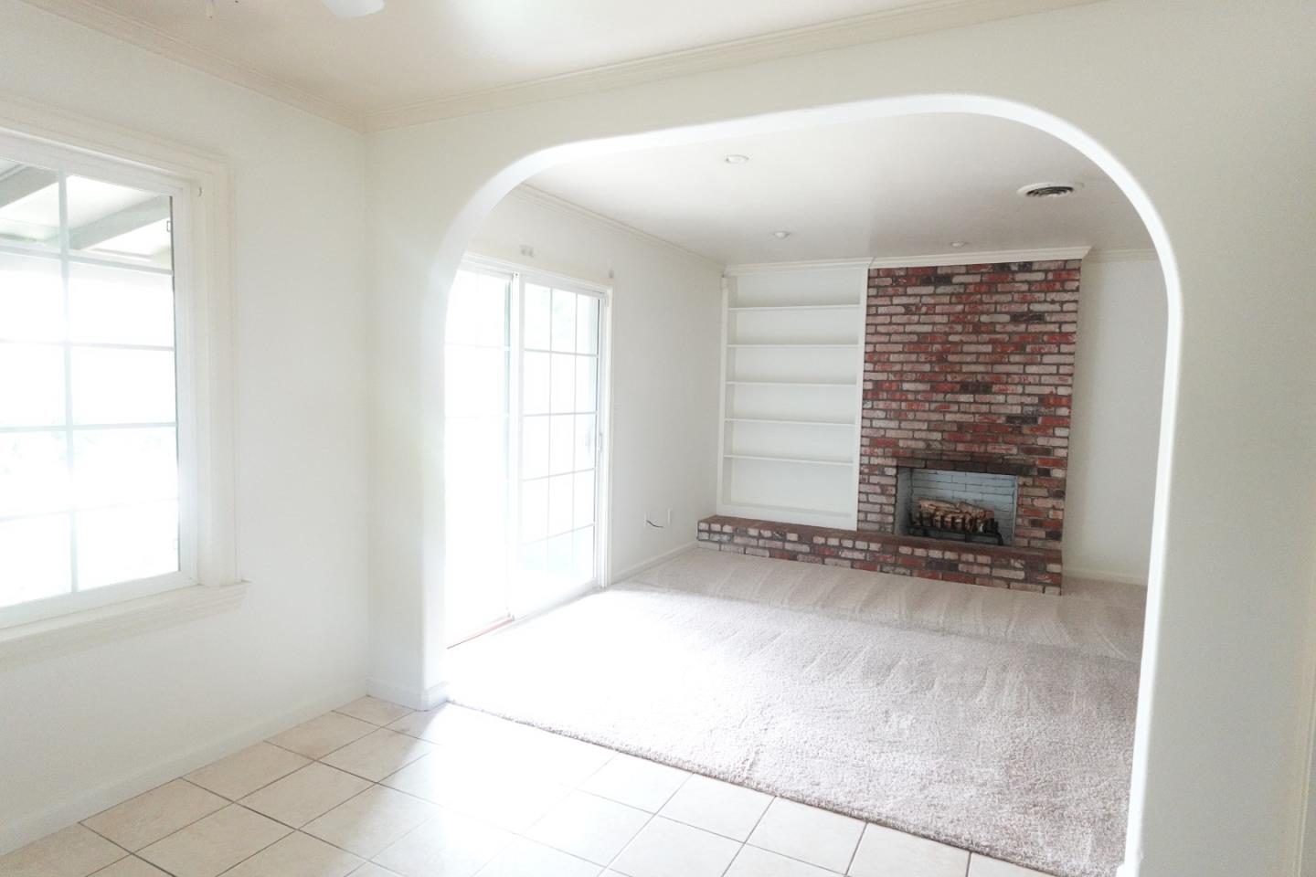 Detail Gallery Image 4 of 18 For 3808 Longbridge Dr, Modesto,  CA 95356 - 3 Beds | 2 Baths