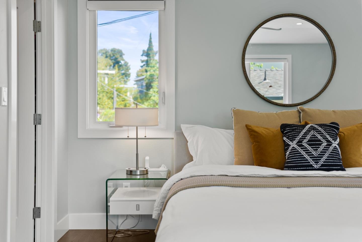 Detail Gallery Image 15 of 70 For 322 Elm St, San Carlos,  CA 94070 - 4 Beds | 3/1 Baths