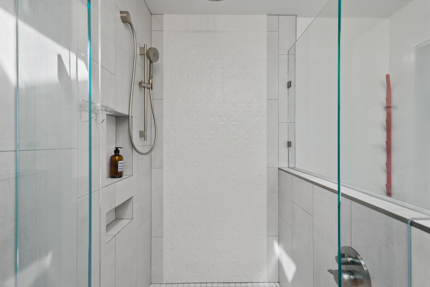 Detail Gallery Image 18 of 70 For 322 Elm St, San Carlos,  CA 94070 - 4 Beds | 3/1 Baths