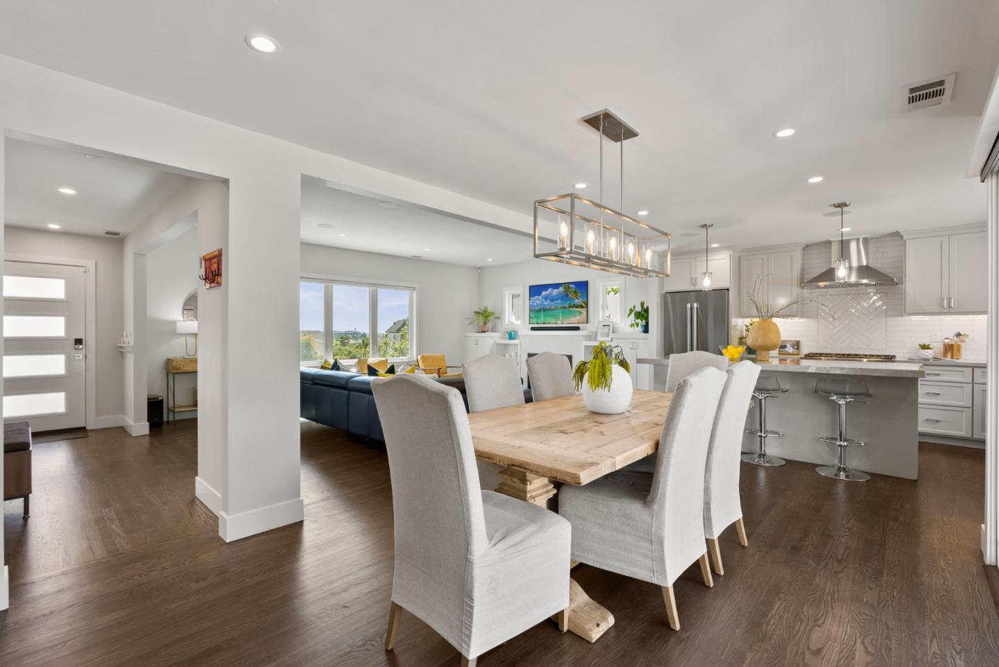 Detail Gallery Image 34 of 70 For 322 Elm St, San Carlos,  CA 94070 - 4 Beds | 3/1 Baths
