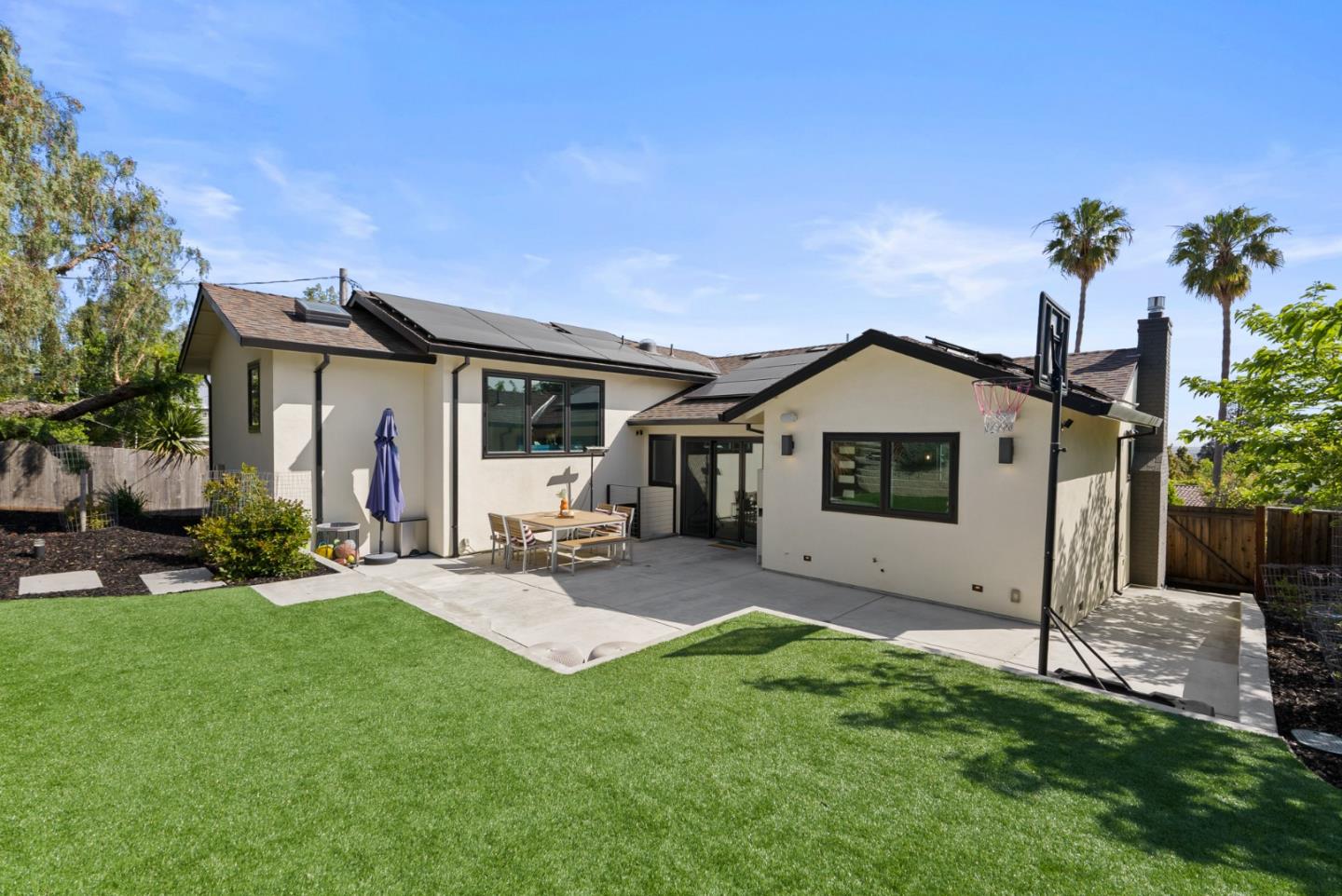 Detail Gallery Image 45 of 70 For 322 Elm St, San Carlos,  CA 94070 - 4 Beds | 3/1 Baths