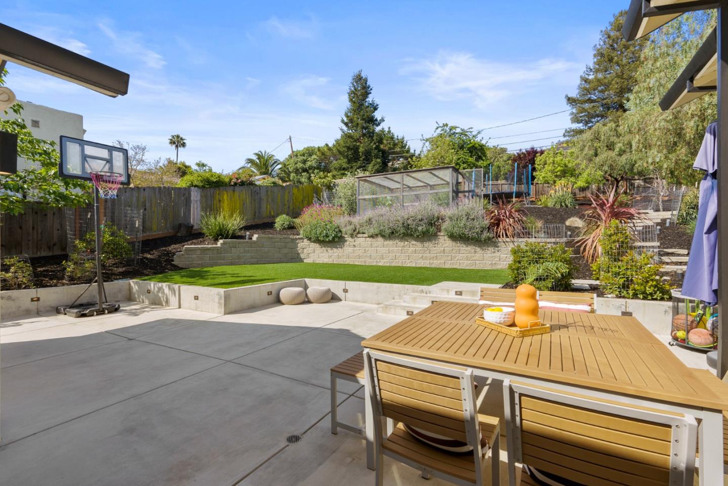 Detail Gallery Image 46 of 70 For 322 Elm St, San Carlos,  CA 94070 - 4 Beds | 3/1 Baths