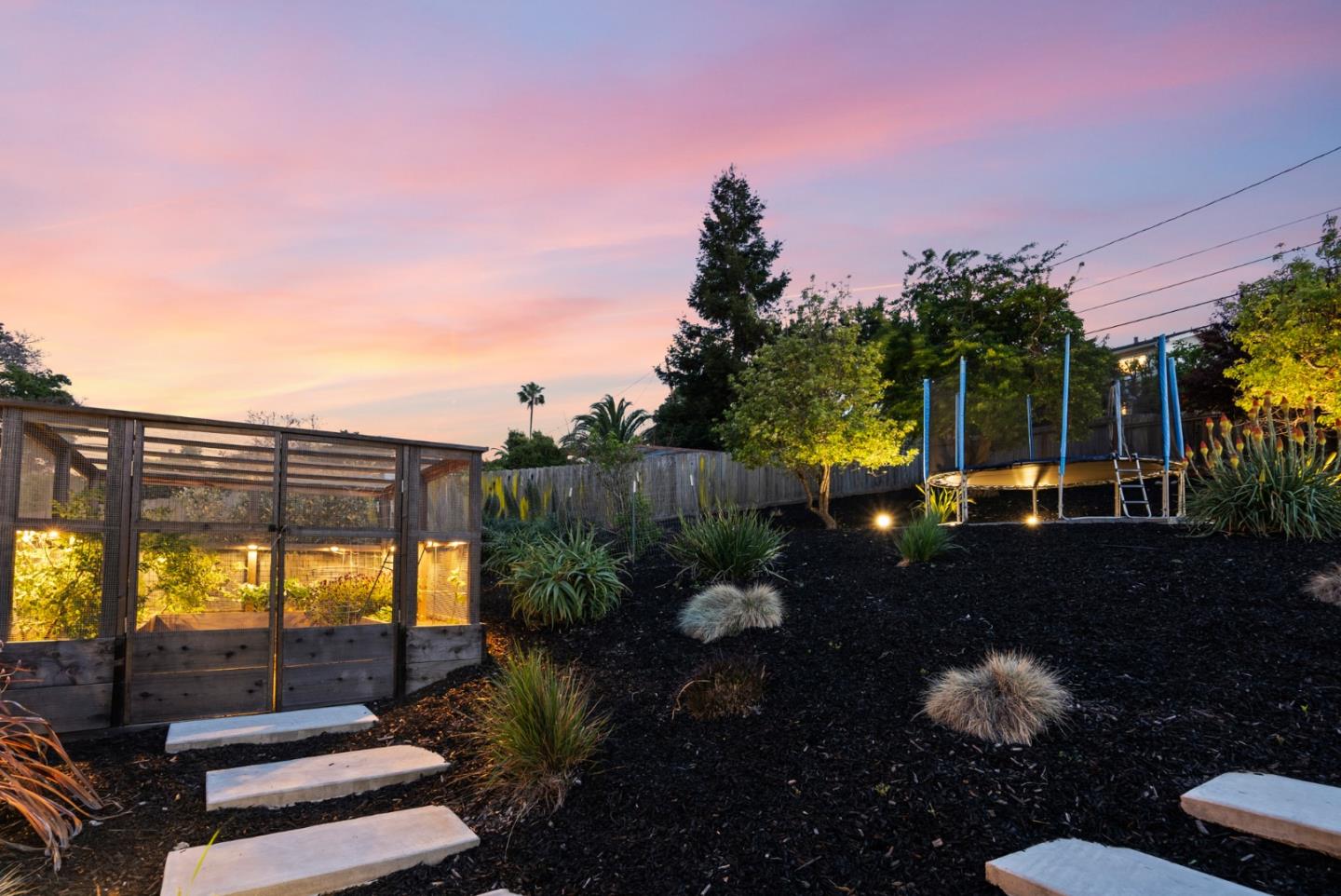 Detail Gallery Image 55 of 70 For 322 Elm St, San Carlos,  CA 94070 - 4 Beds | 3/1 Baths
