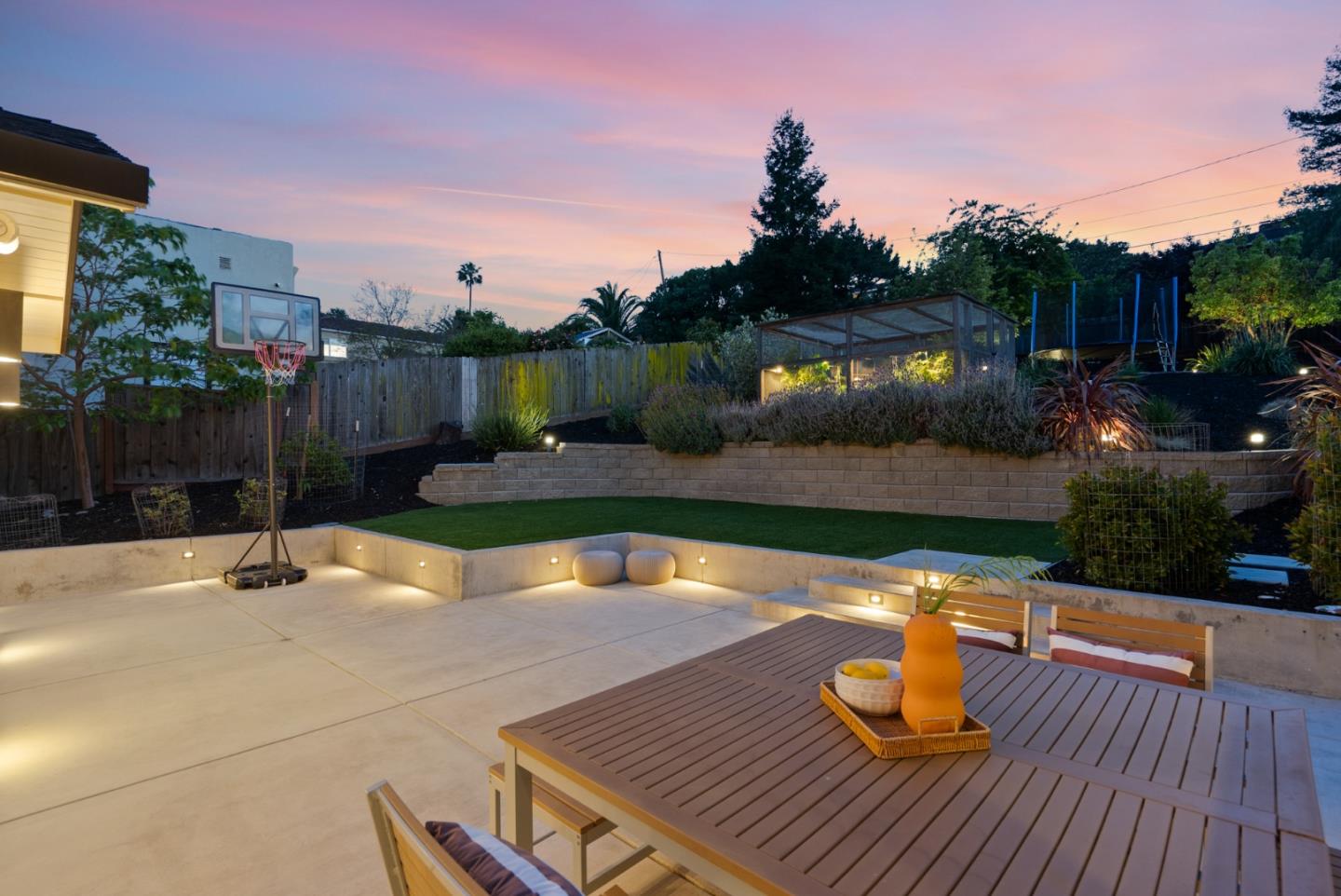 Detail Gallery Image 58 of 70 For 322 Elm St, San Carlos,  CA 94070 - 4 Beds | 3/1 Baths