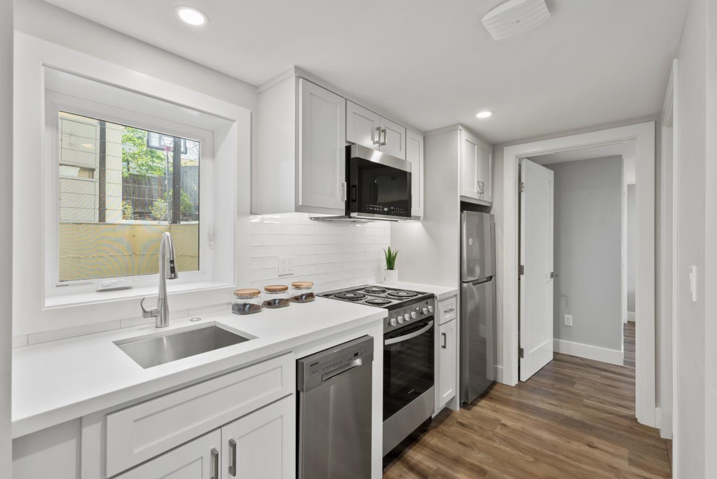 Detail Gallery Image 62 of 70 For 322 Elm St, San Carlos,  CA 94070 - 4 Beds | 3/1 Baths