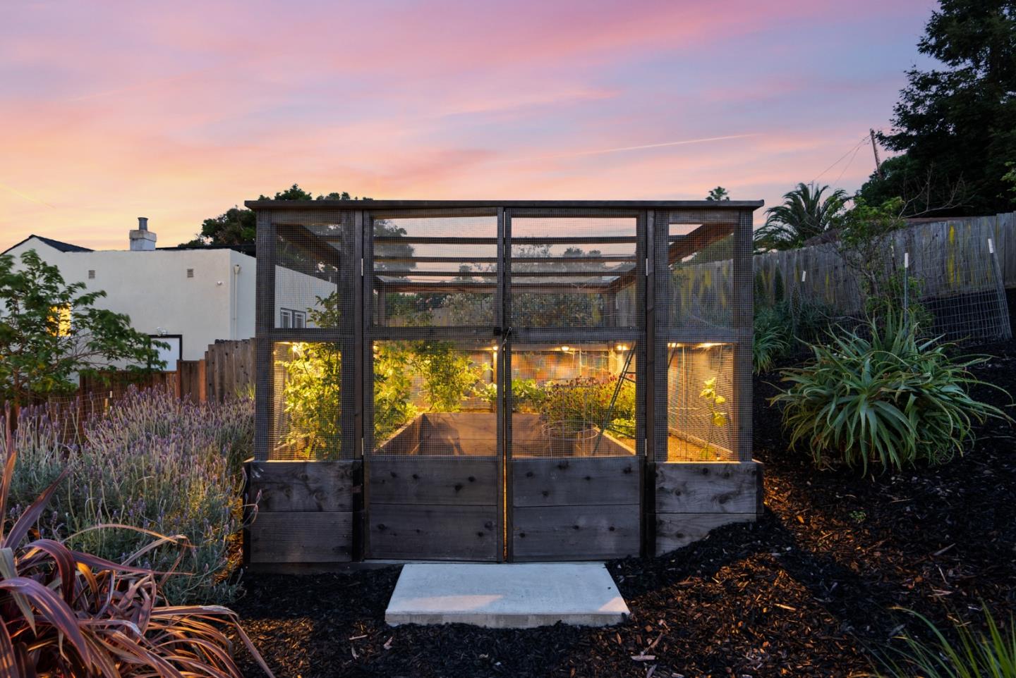 Detail Gallery Image 68 of 70 For 322 Elm St, San Carlos,  CA 94070 - 4 Beds | 3/1 Baths