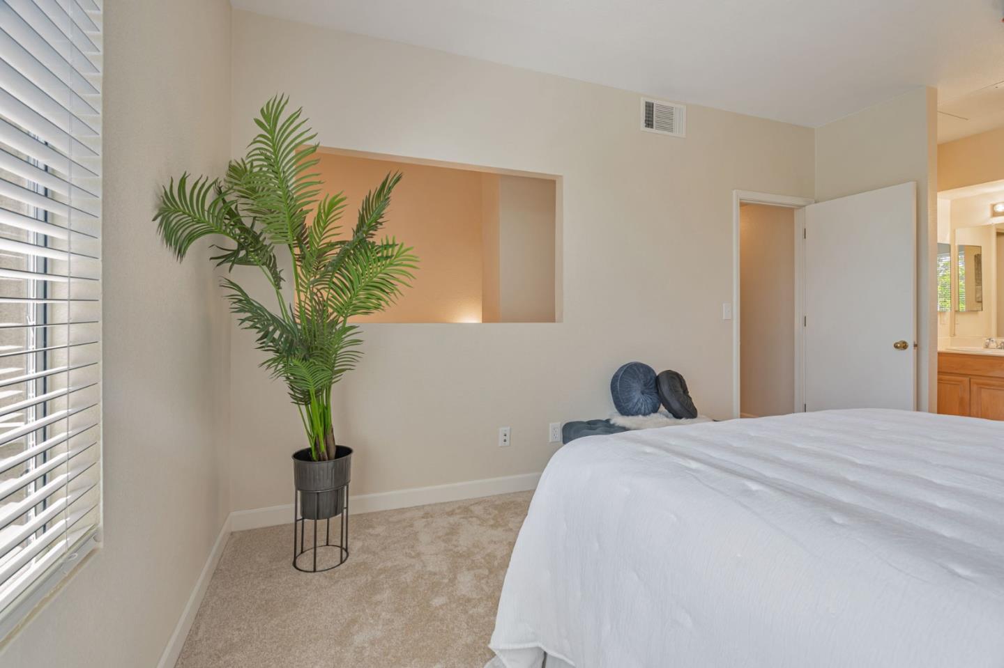 Detail Gallery Image 24 of 59 For 3344 Skyward Pl, San Jose,  CA 95136 - 1 Beds | 1/1 Baths