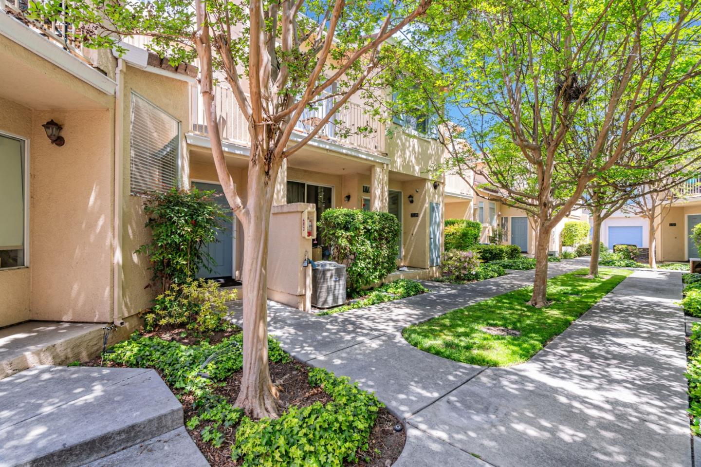 Detail Gallery Image 3 of 59 For 3344 Skyward Pl, San Jose,  CA 95136 - 1 Beds | 1/1 Baths