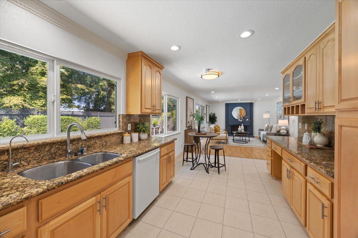 Detail Gallery Image 10 of 60 For 21547 Rosario Ave, Cupertino,  CA 95014 - 4 Beds | 3 Baths