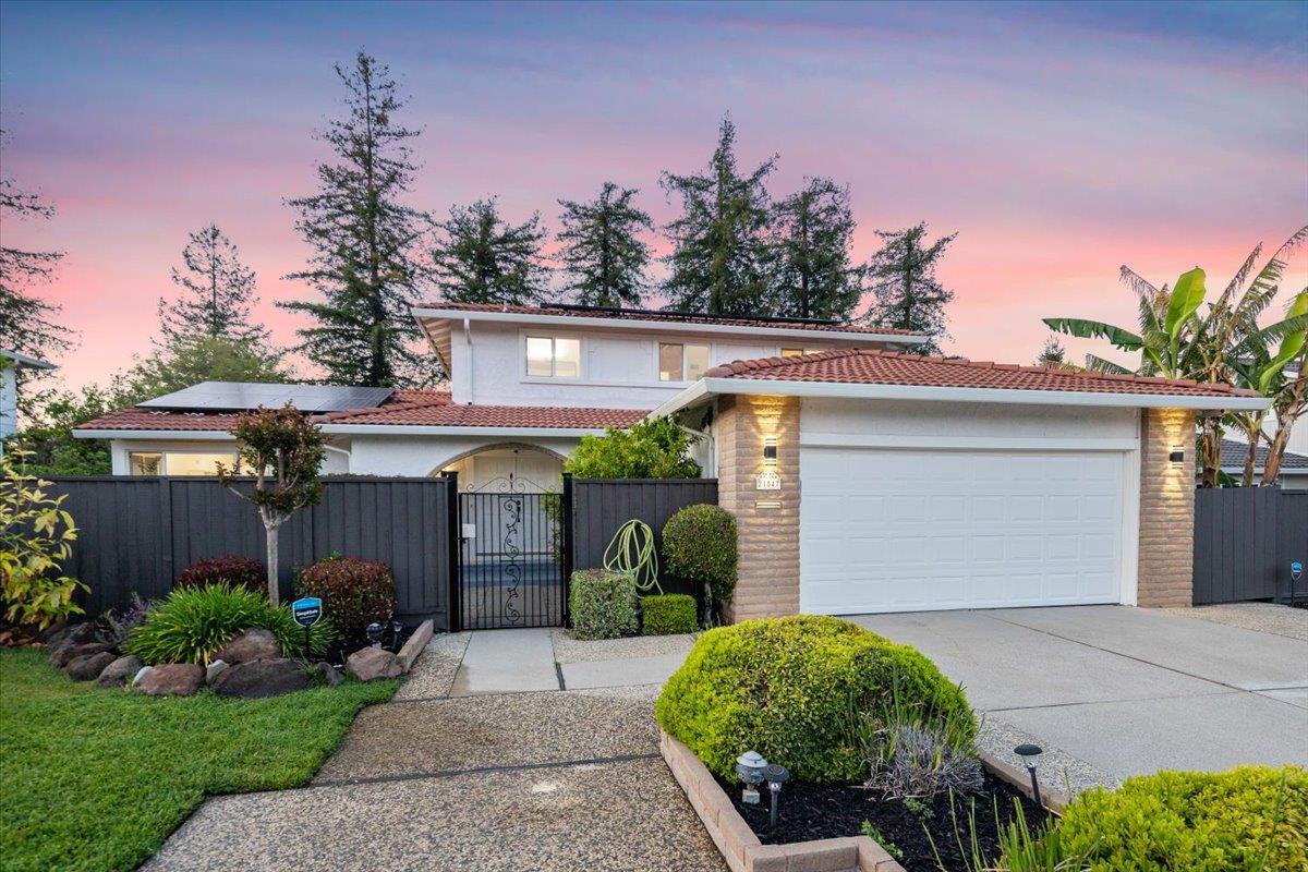 Detail Gallery Image 2 of 60 For 21547 Rosario Ave, Cupertino,  CA 95014 - 4 Beds | 3 Baths