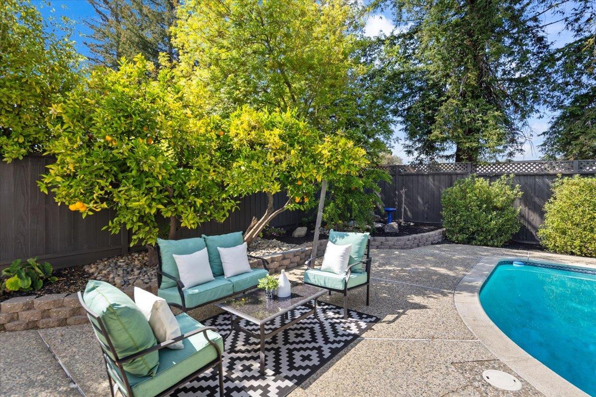Detail Gallery Image 33 of 60 For 21547 Rosario Ave, Cupertino,  CA 95014 - 4 Beds | 3 Baths