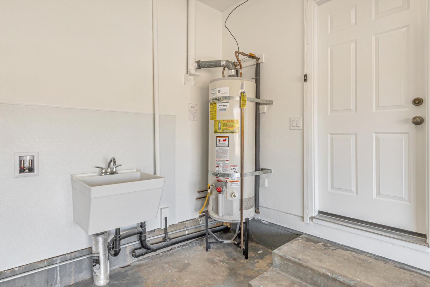 Detail Gallery Image 21 of 33 For 4848 Anna Dr, San Jose,  CA 95124 - 3 Beds | 2 Baths