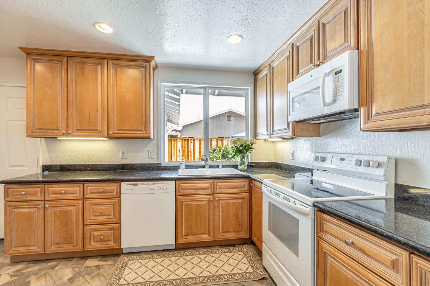 Detail Gallery Image 8 of 33 For 4848 Anna Dr, San Jose,  CA 95124 - 3 Beds | 2 Baths