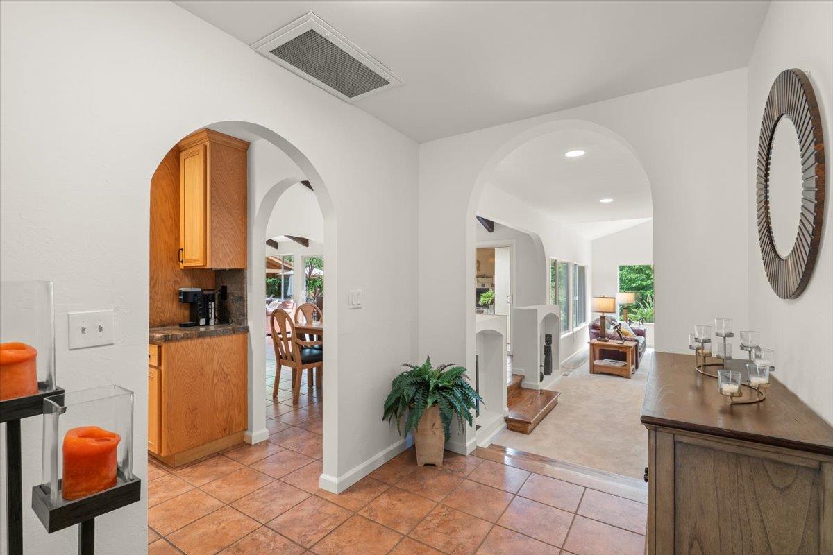 Detail Gallery Image 4 of 66 For 8103 Crestview Ct, Gilroy,  CA 95020 - 3 Beds | 3 Baths