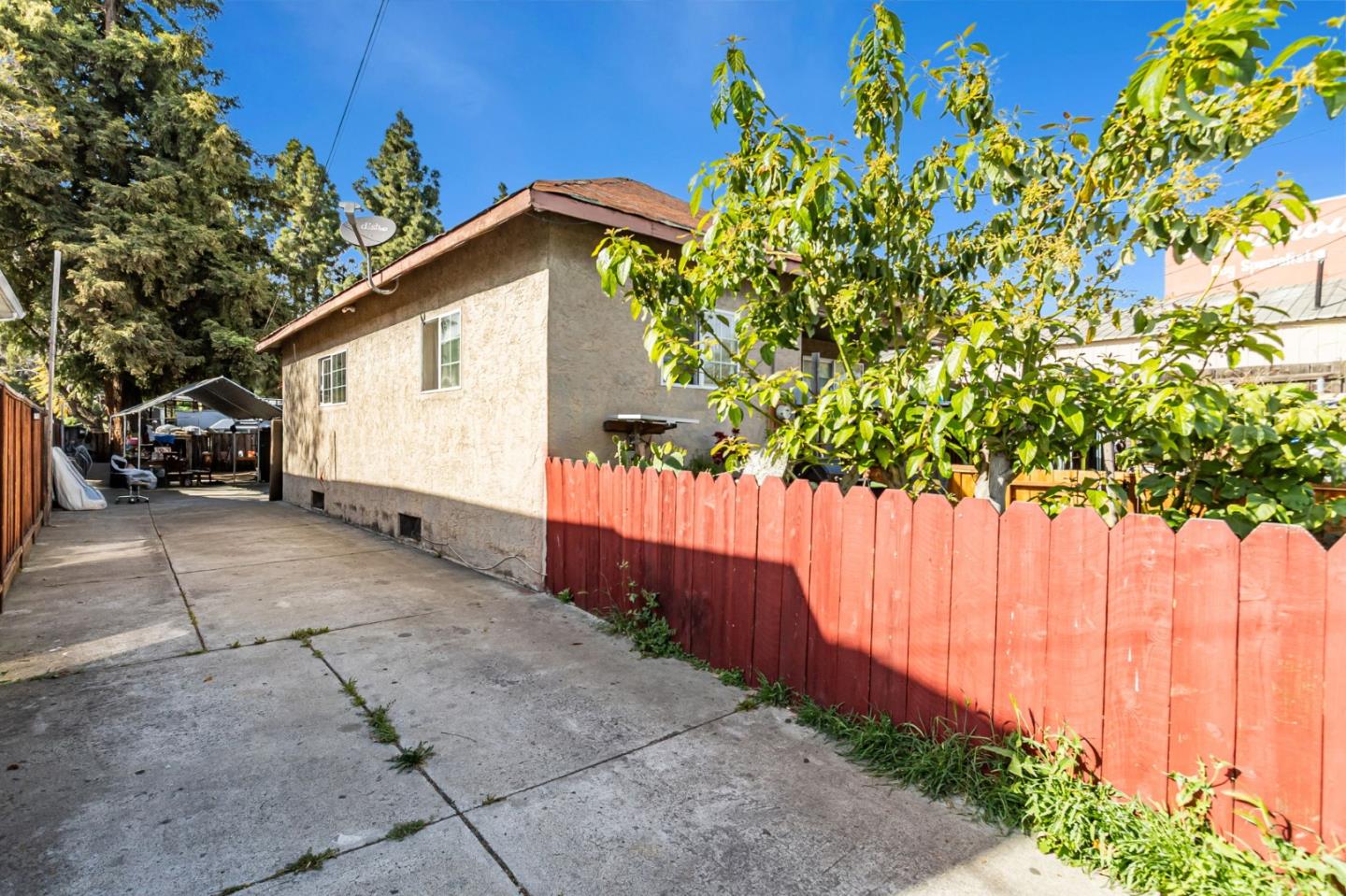 Detail Gallery Image 2 of 19 For 37 Union St, San Jose,  CA 95110 - 2 Beds | 1 Baths