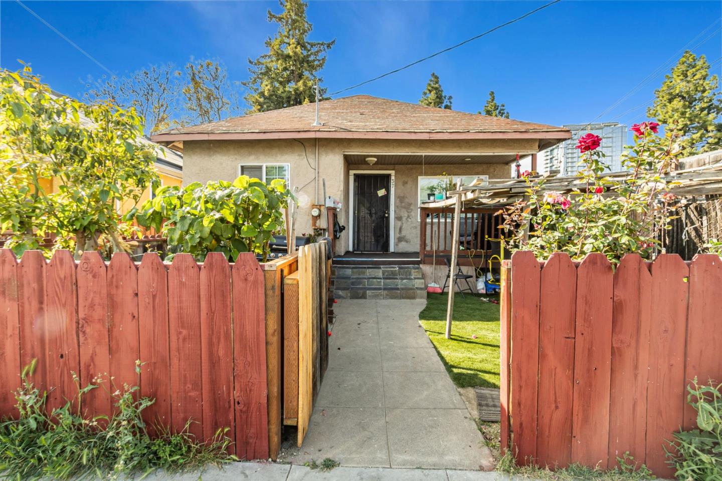Detail Gallery Image 3 of 19 For 37 Union St, San Jose,  CA 95110 - 2 Beds | 1 Baths