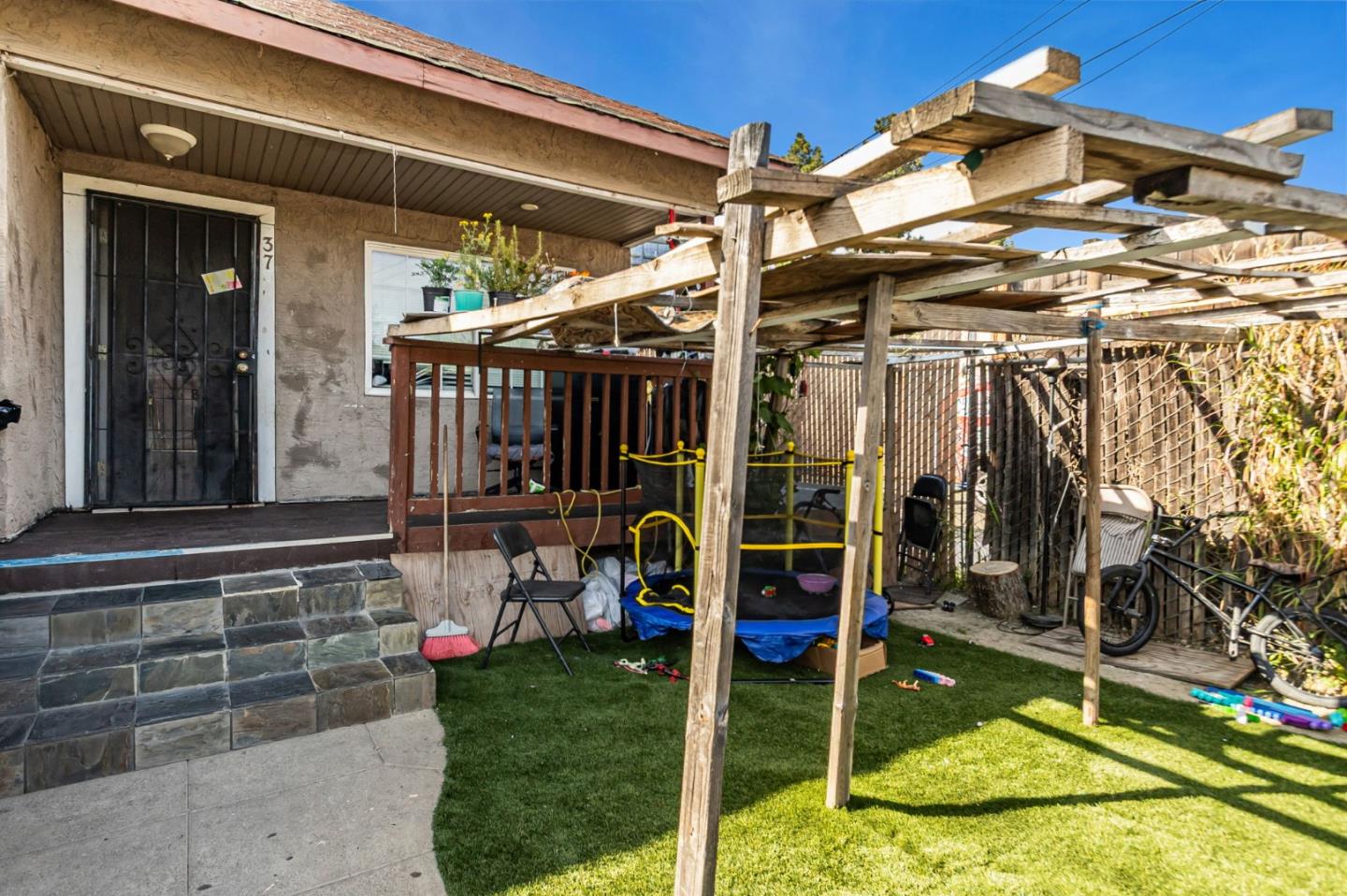 Detail Gallery Image 5 of 19 For 37 Union St, San Jose,  CA 95110 - 2 Beds | 1 Baths