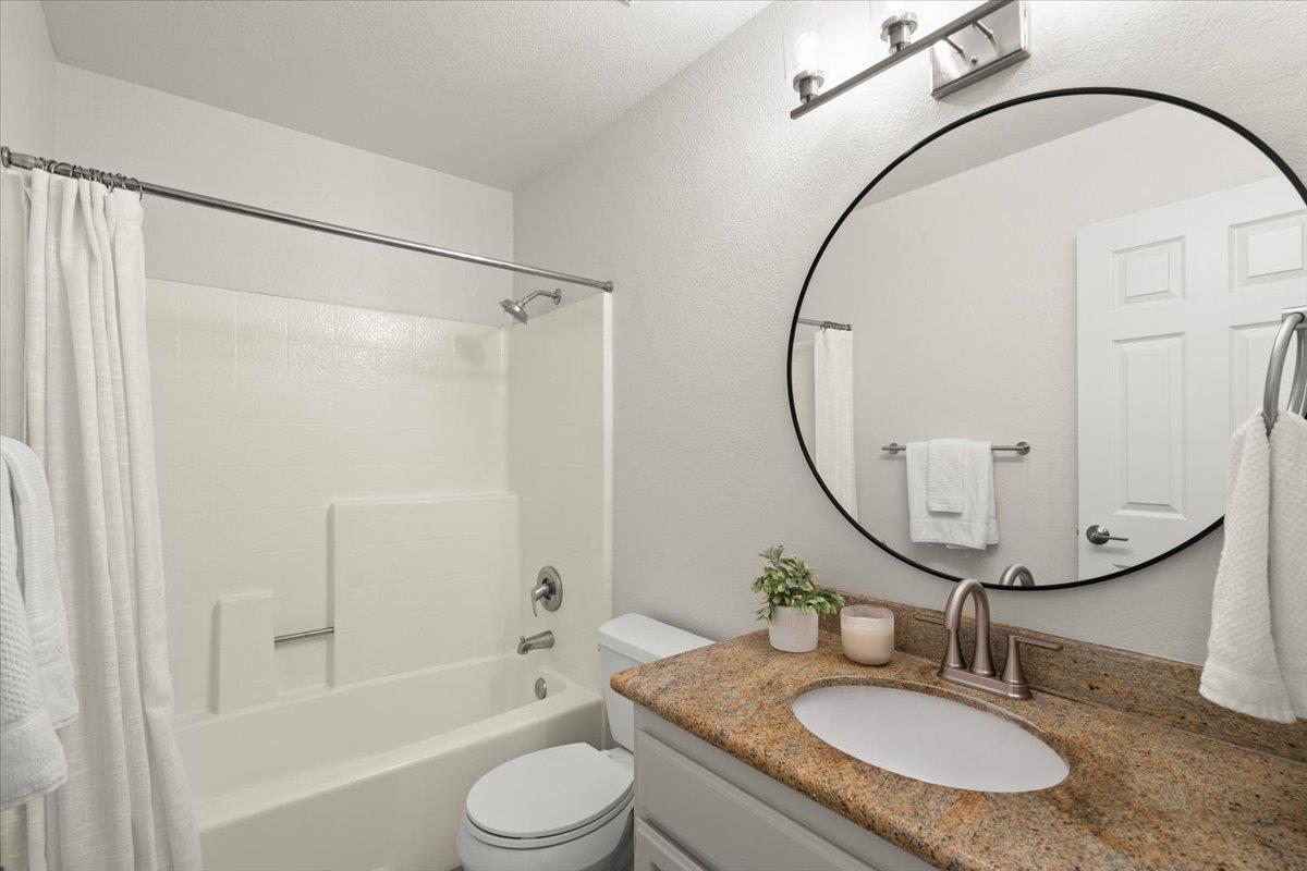 Detail Gallery Image 16 of 27 For 17068 Creekside Cir, Morgan Hill,  CA 95037 - 3 Beds | 2/1 Baths