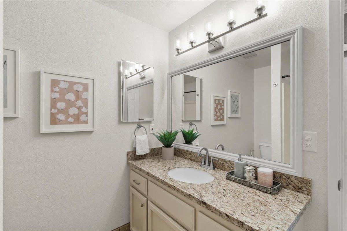 Detail Gallery Image 19 of 27 For 17068 Creekside Cir, Morgan Hill,  CA 95037 - 3 Beds | 2/1 Baths