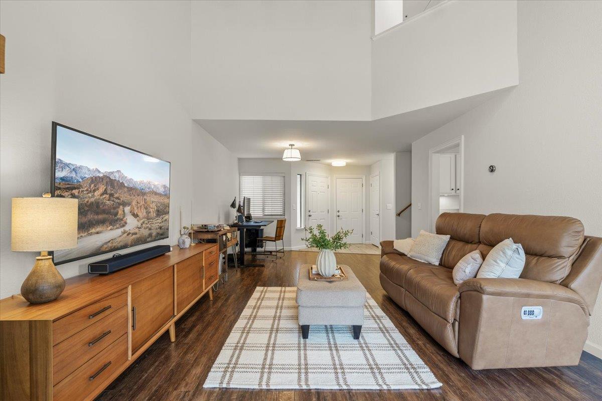 Detail Gallery Image 6 of 27 For 17068 Creekside Cir, Morgan Hill,  CA 95037 - 3 Beds | 2/1 Baths