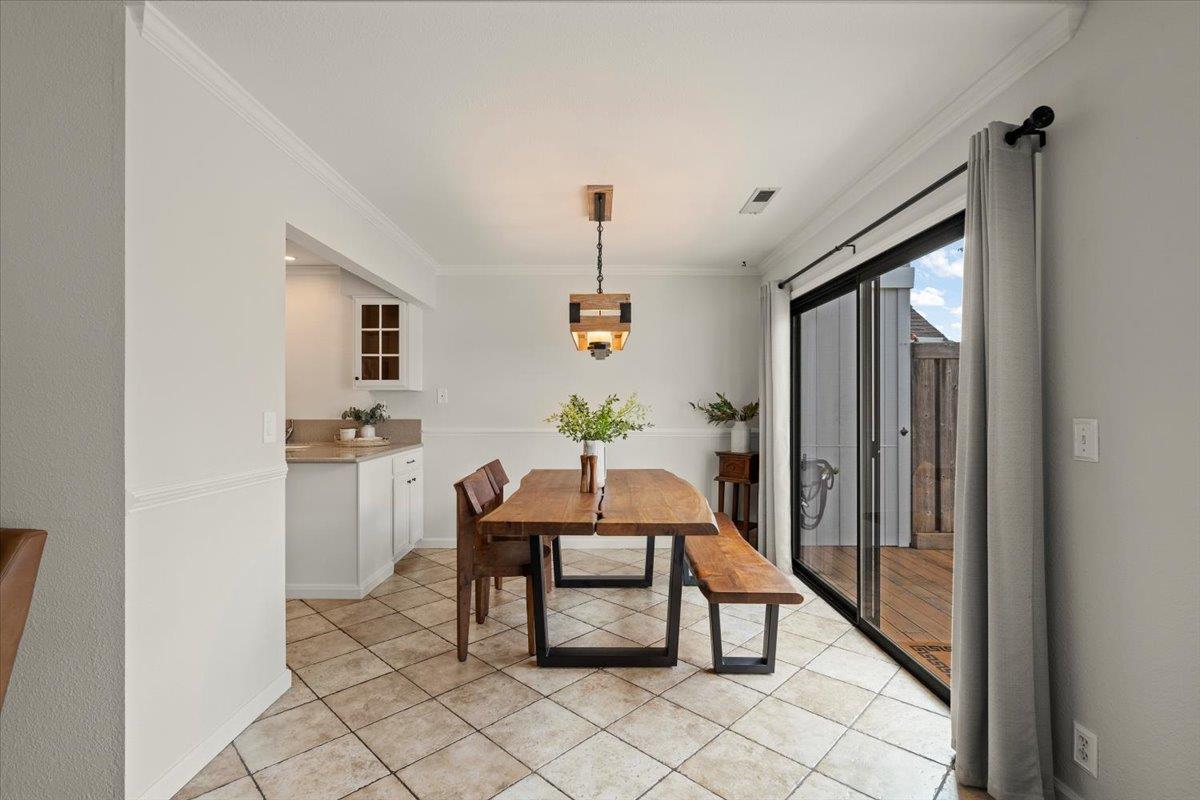 Detail Gallery Image 8 of 27 For 17068 Creekside Cir, Morgan Hill,  CA 95037 - 3 Beds | 2/1 Baths