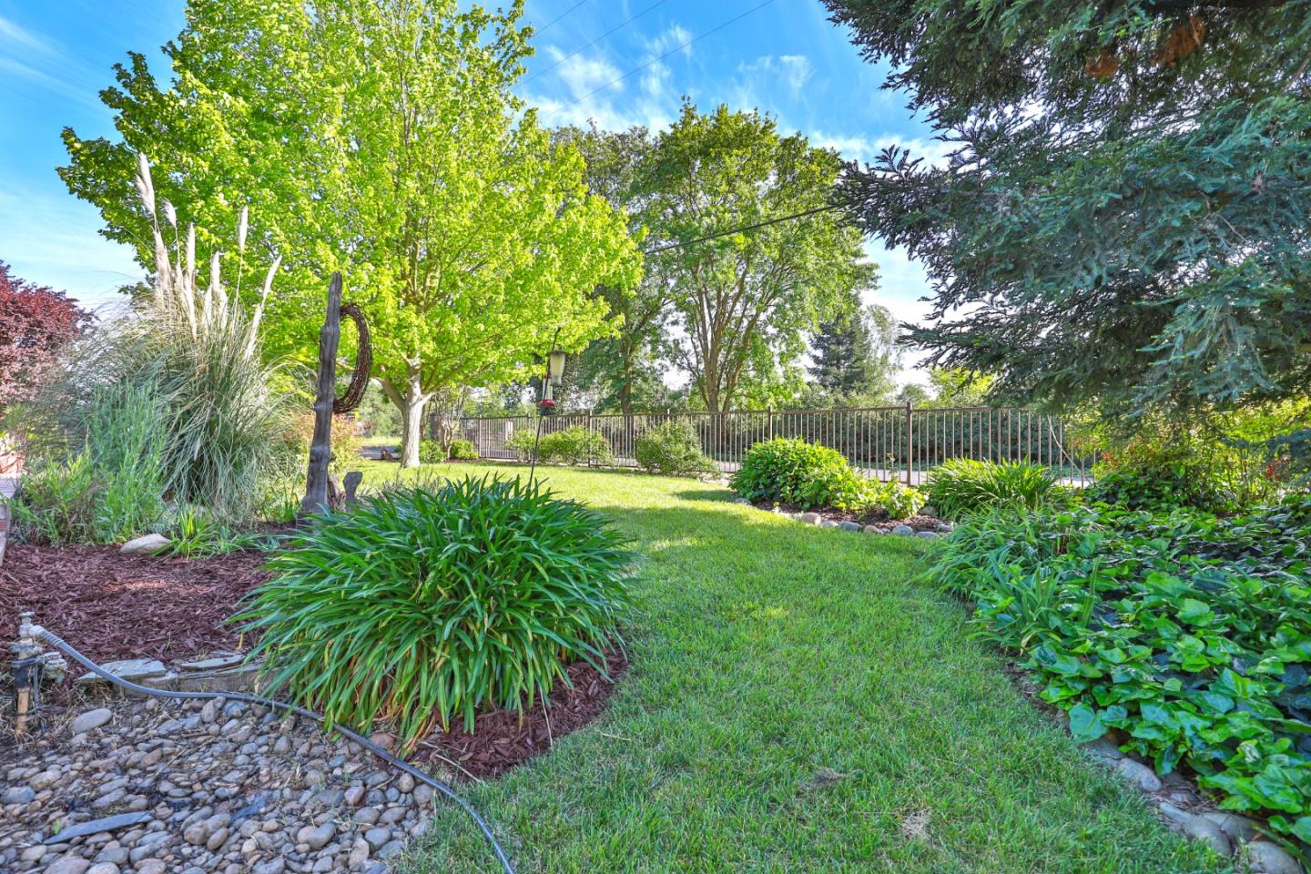 Detail Gallery Image 22 of 68 For 12481 Peach Ln, Wilton,  CA 95693 - 4 Beds | 4 Baths