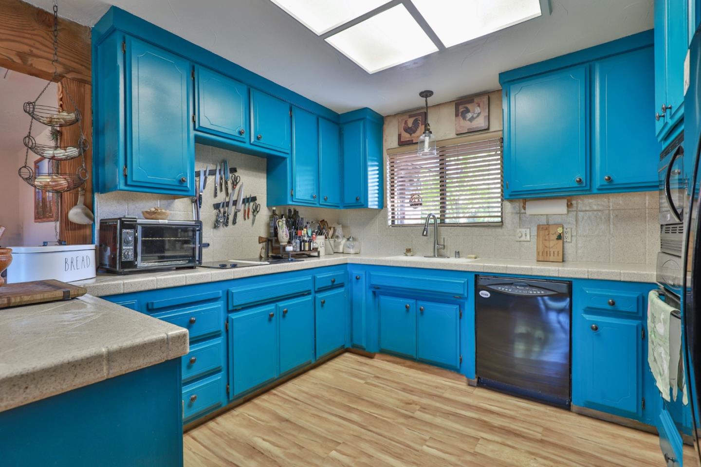 Detail Gallery Image 8 of 68 For 12481 Peach Ln, Wilton,  CA 95693 - 4 Beds | 4 Baths