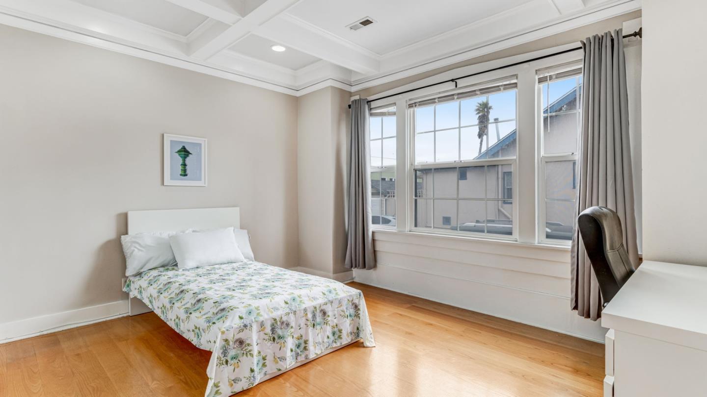 Detail Gallery Image 11 of 49 For 841 Geneva Ave, San Francisco,  CA 94112 - 5 Beds | 3 Baths