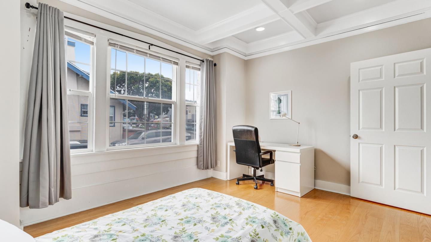 Detail Gallery Image 12 of 49 For 841 Geneva Ave, San Francisco,  CA 94112 - 5 Beds | 3 Baths