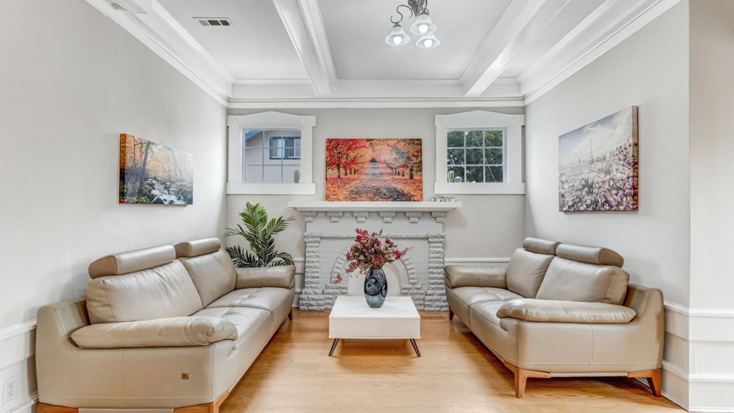 Detail Gallery Image 2 of 49 For 841 Geneva Ave, San Francisco,  CA 94112 - 5 Beds | 3 Baths