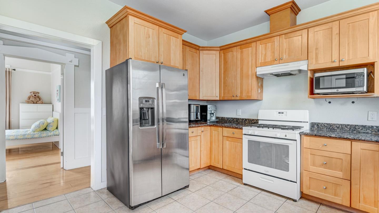 Detail Gallery Image 22 of 49 For 841 Geneva Ave, San Francisco,  CA 94112 - 5 Beds | 3 Baths