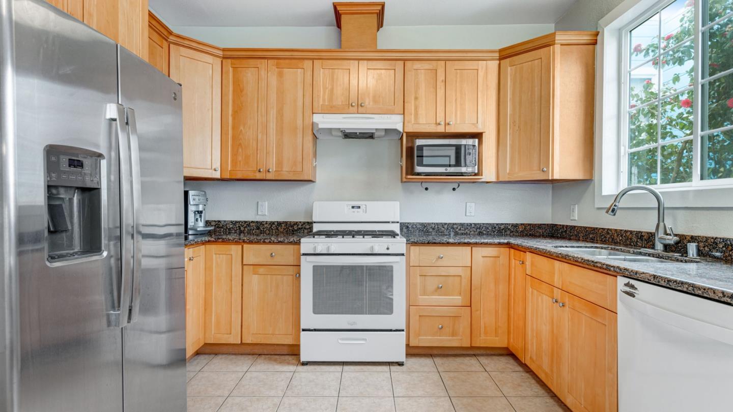 Detail Gallery Image 23 of 49 For 841 Geneva Ave, San Francisco,  CA 94112 - 5 Beds | 3 Baths