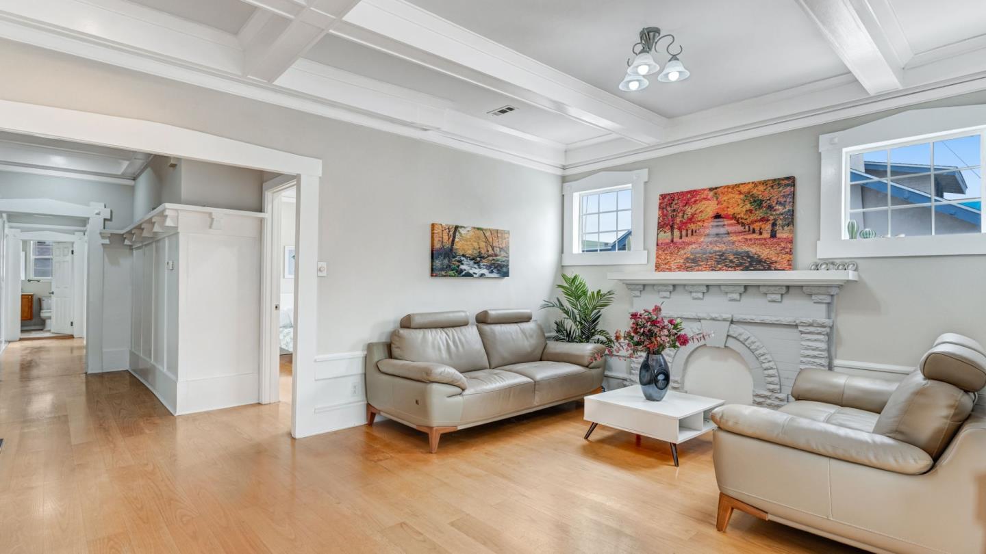 Detail Gallery Image 3 of 49 For 841 Geneva Ave, San Francisco,  CA 94112 - 5 Beds | 3 Baths