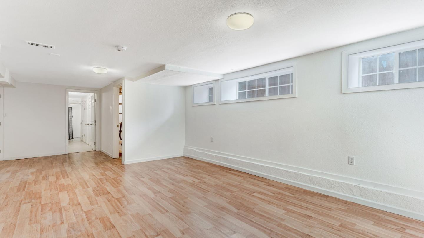 Detail Gallery Image 33 of 49 For 841 Geneva Ave, San Francisco,  CA 94112 - 5 Beds | 3 Baths
